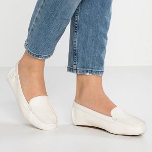 UGG Flores Driving Loafer Size 8